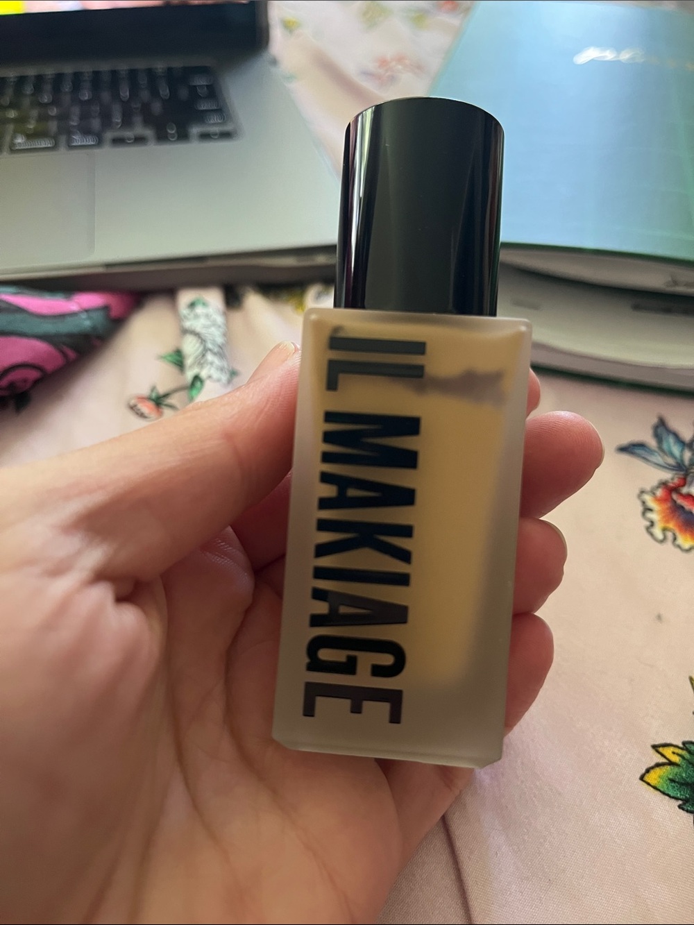 IL MAKIAGE Foundation- shade: Woke up like this 105 - Picture 7 of 11
